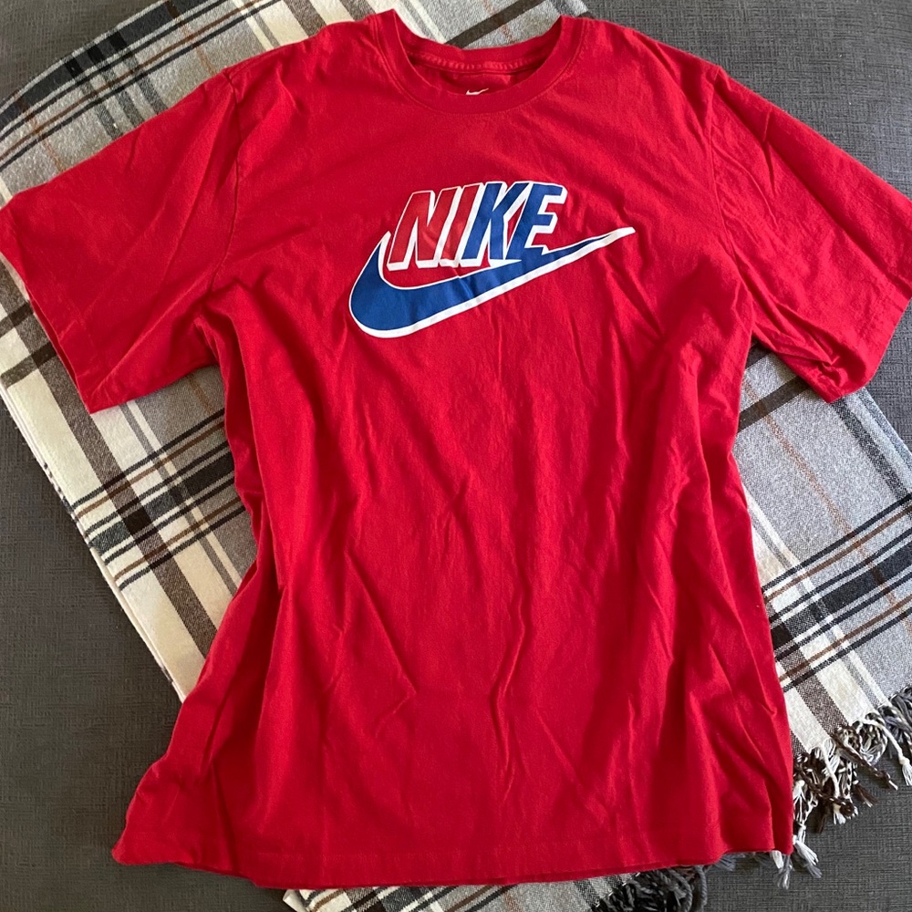 Nike T Shirt